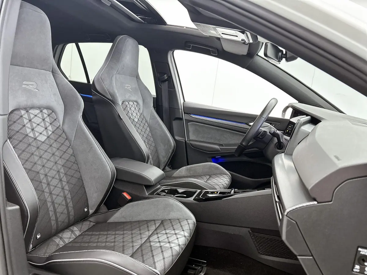 1.5 eTSI R-Line Business | Automaat | Panoramadak | Navigatie | Apple Carplay / Android Auto | IQ-Light | Sfeerverlichting | Lichtmetalen Velgen |