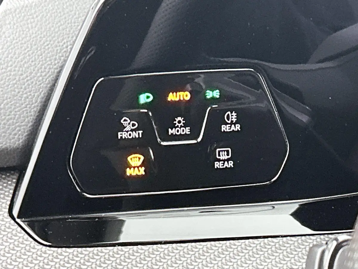 1.5 eTSI R-Line Business | Automaat | Panoramadak | Navigatie | Apple Carplay / Android Auto | IQ-Light | Sfeerverlichting | Lichtmetalen Velgen |