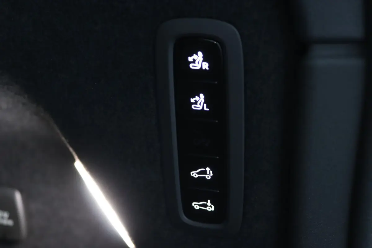 Twin Motor Performance Ultra 7p. 111 kWh | Bowers&Wilkins | Luchtvering | Tailored Wool | 22 Inch |Park-Assist Pakket