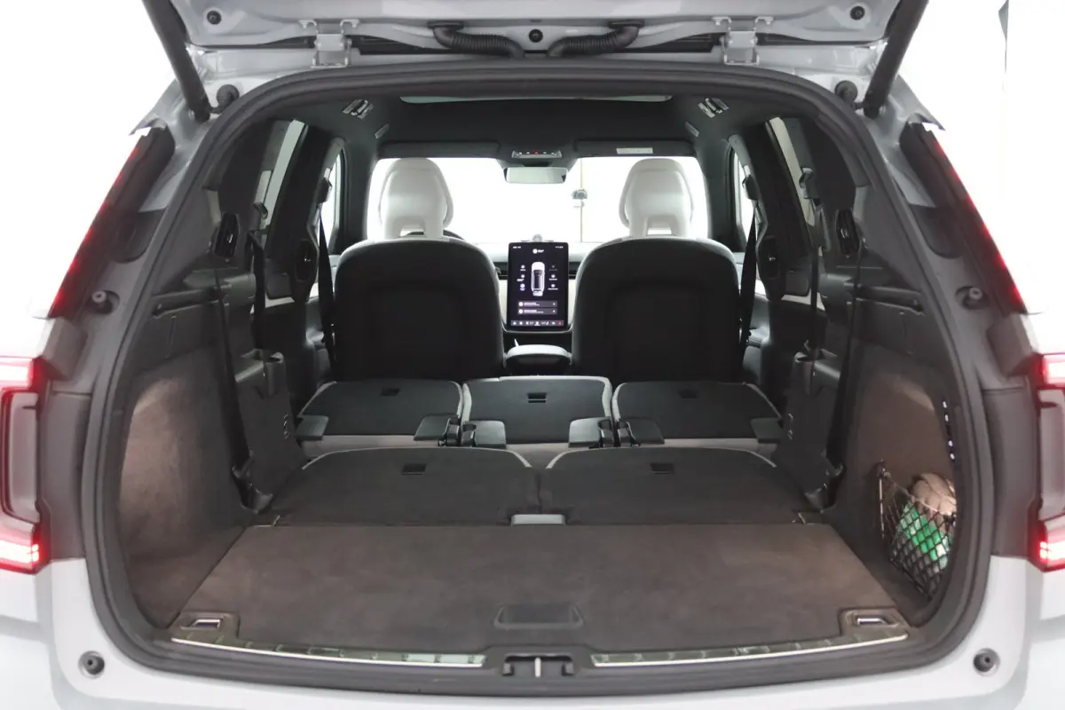 Twin Motor Performance Ultra 7p. 111 kWh | Bowers&Wilkins | Luchtvering | Tailored Wool | 22 Inch |Park-Assist Pakket
