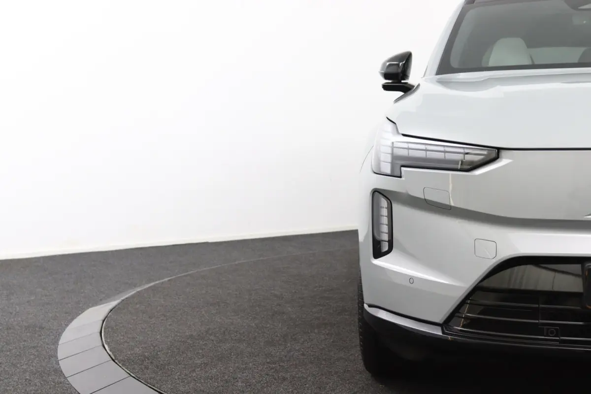 Twin Motor Performance Ultra 7p. 111 kWh | Bowers&Wilkins | Luchtvering | Tailored Wool | 22 Inch |Park-Assist Pakket