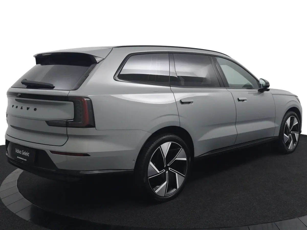 Twin Motor Performance Ultra 7p. 111 kWh | Bowers&Wilkins | Luchtvering | Tailored Wool | 22 Inch |Park-Assist Pakket