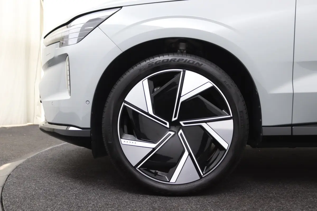 Twin Motor Performance Ultra 7p. 111 kWh | Bowers&Wilkins | Luchtvering | Tailored Wool | 22 Inch |Park-Assist Pakket