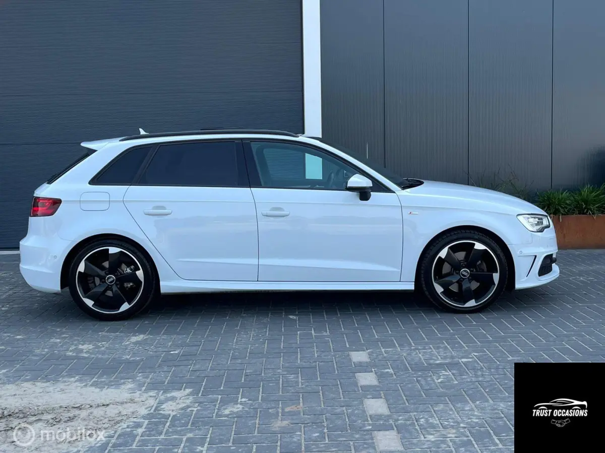 1.8TFSI 3 x S-line Pano Trekhaak DODEHOEK ACC