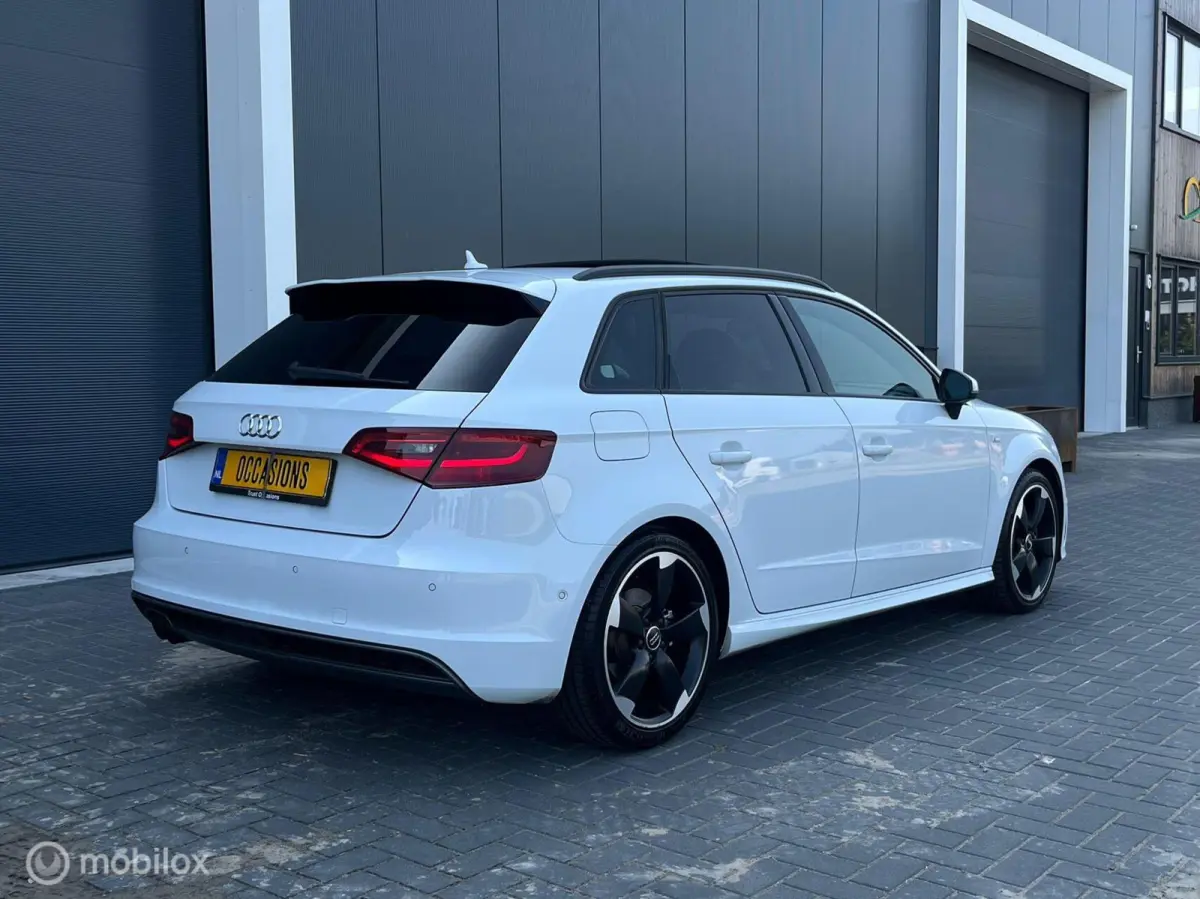 1.8TFSI 3 x S-line Pano Trekhaak DODEHOEK ACC
