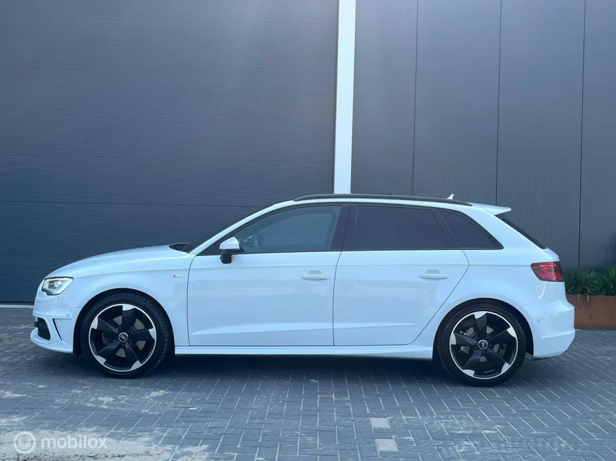 1.8TFSI 3 x S-line Pano Trekhaak DODEHOEK ACC