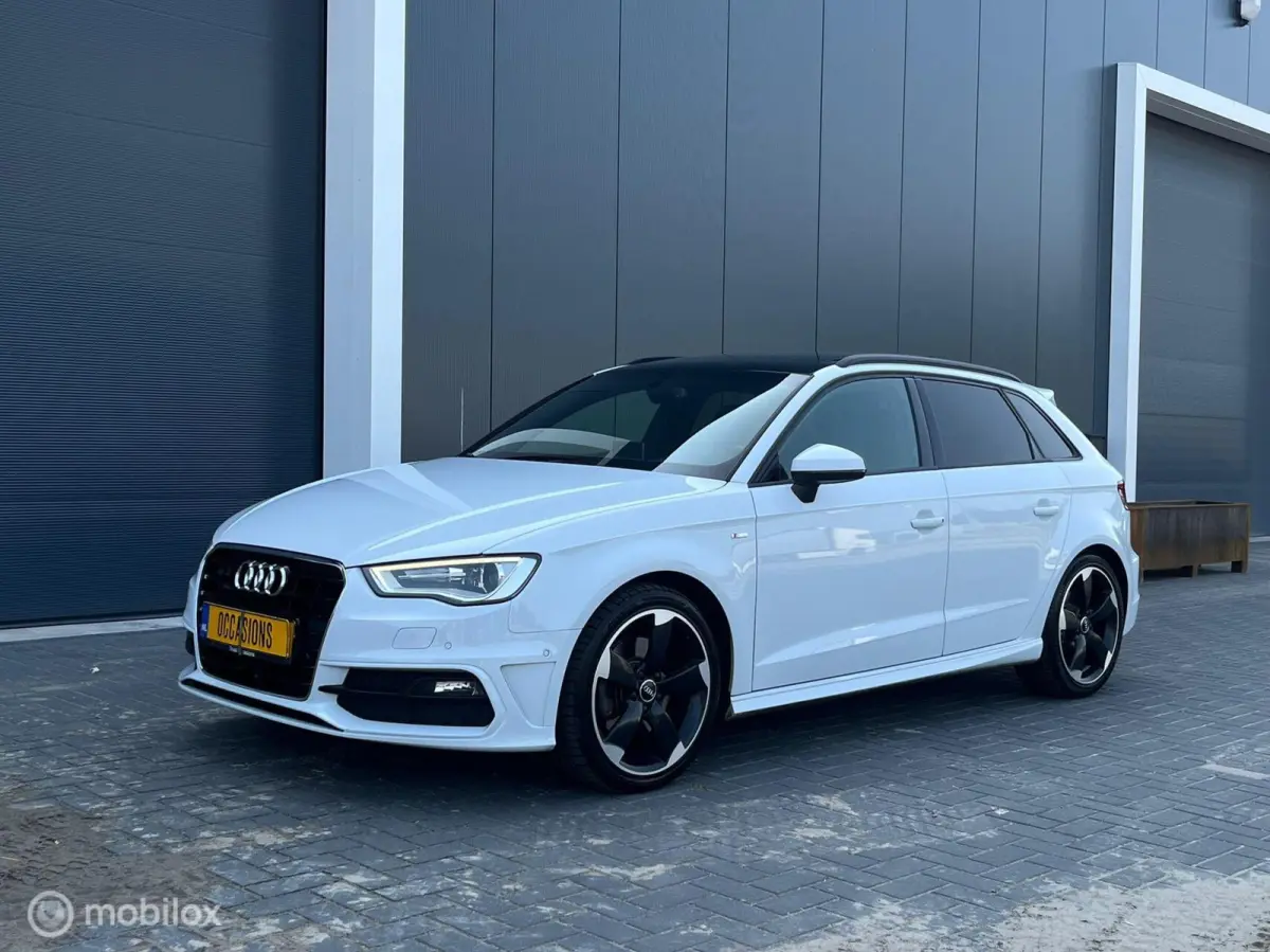 1.8TFSI 3 x S-line Pano Trekhaak DODEHOEK ACC