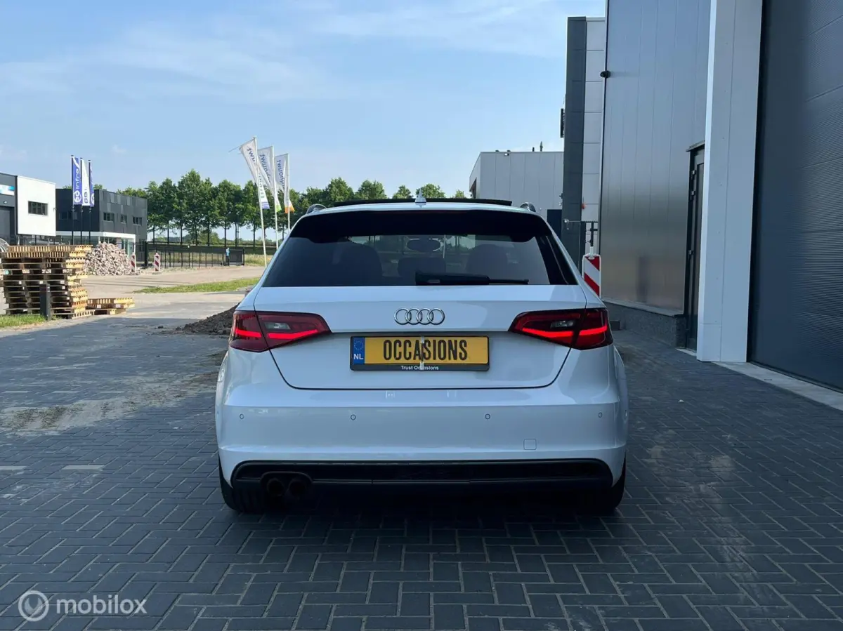 1.8TFSI 3 x S-line Pano Trekhaak DODEHOEK ACC