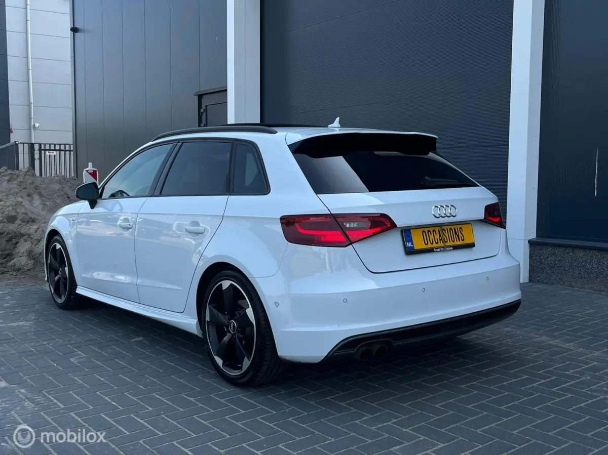 1.8TFSI 3 x S-line Pano Trekhaak DODEHOEK ACC