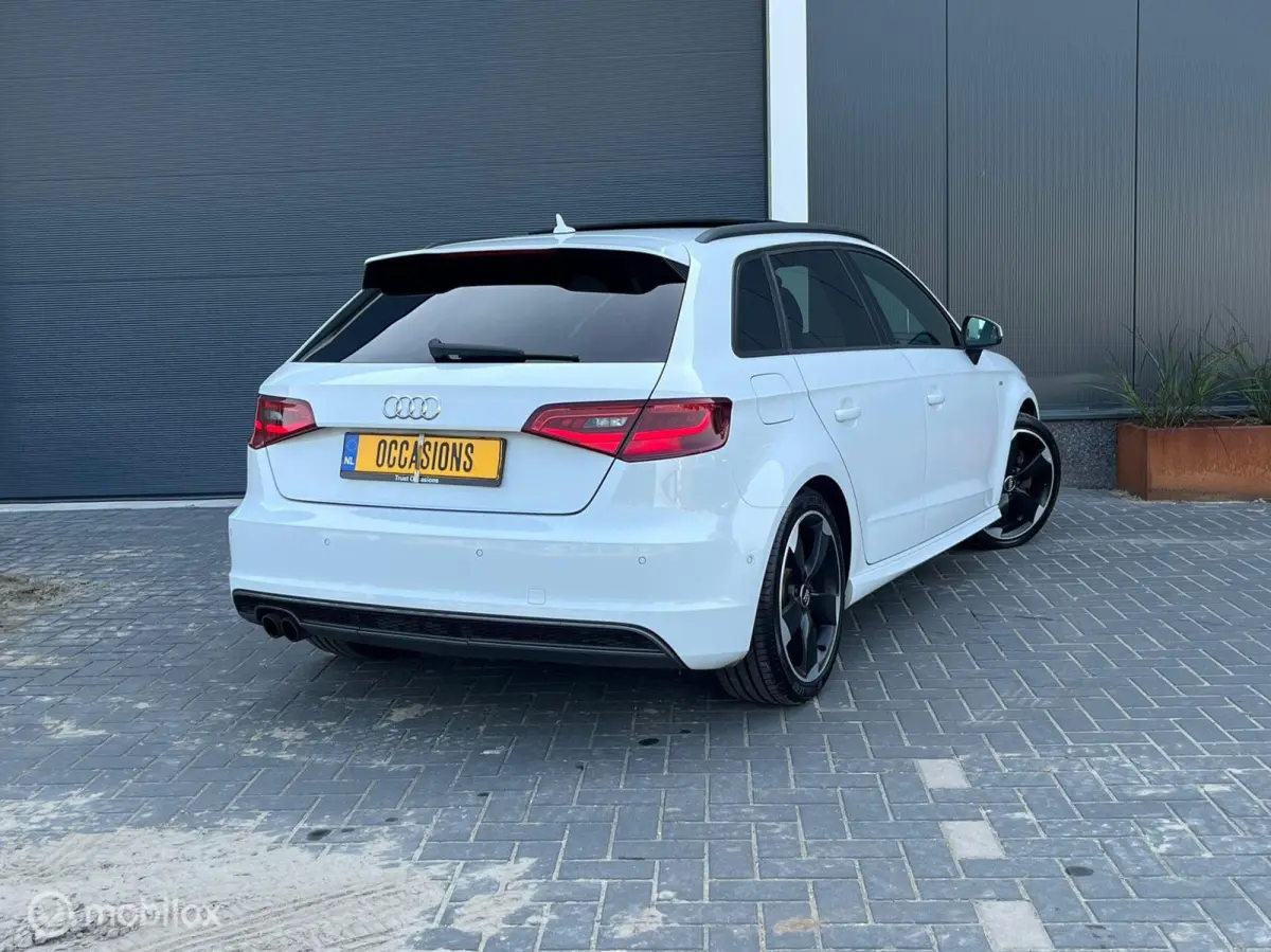 1.8TFSI 3 x S-line Pano Trekhaak DODEHOEK ACC