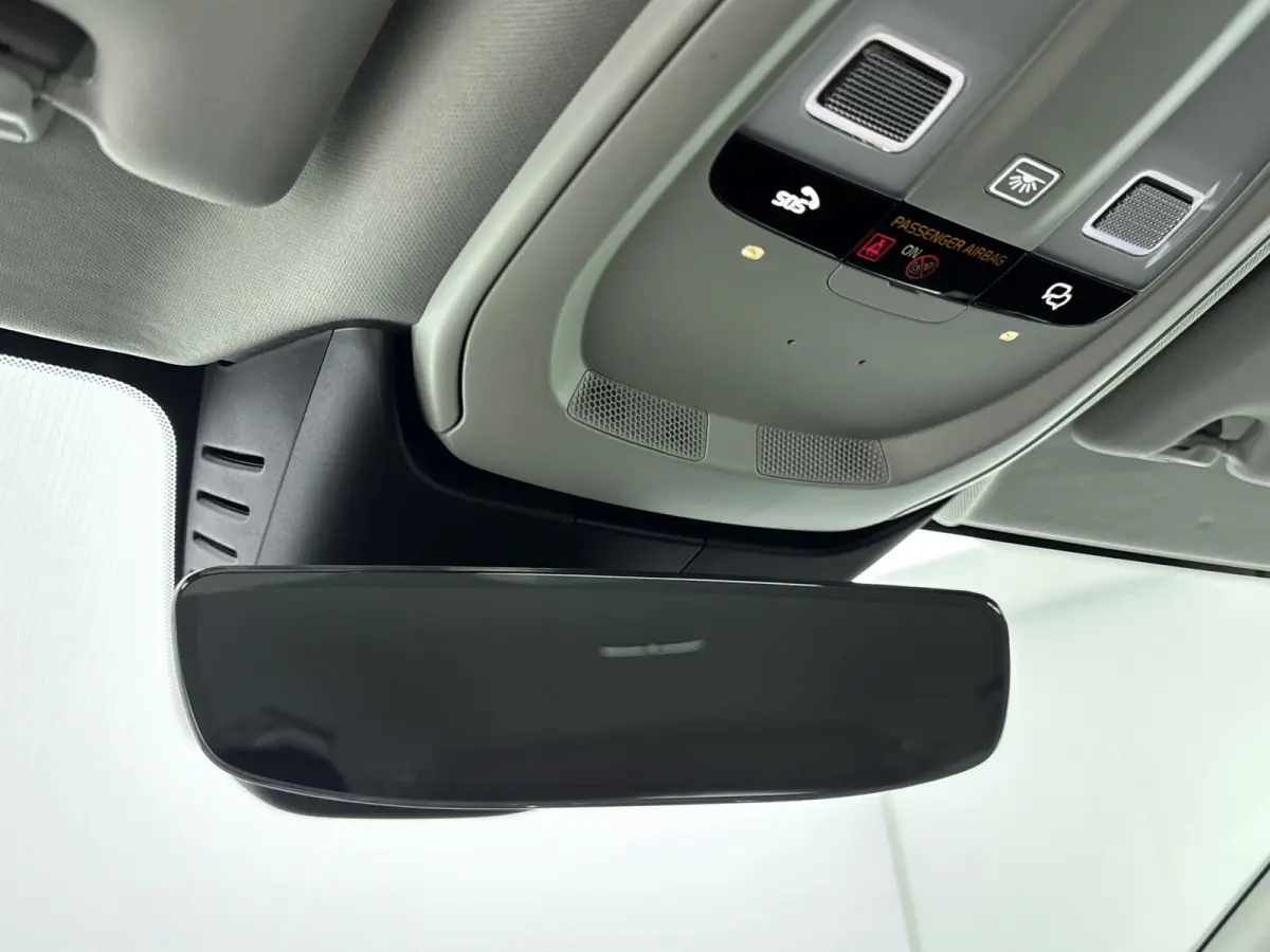 2.0 T6 Plug-in hybrid AWD Core Bright | VAPOUR GREY | BLIS | Voorruitverwarming | Stoelverw. V+A | Stuurverw. | PDC + Camera | Extra getint glas | Adaptive Cruiscontrol |