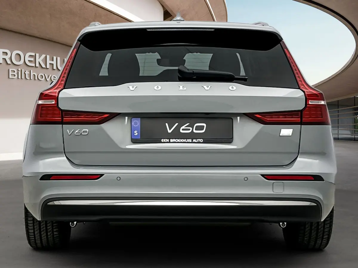 2.0 T6 Plug-in hybrid AWD Core Bright | VAPOUR GREY | BLIS | Voorruitverwarming | Stoelverw. V+A | Stuurverw. | PDC + Camera | Extra getint glas | Adaptive Cruiscontrol |