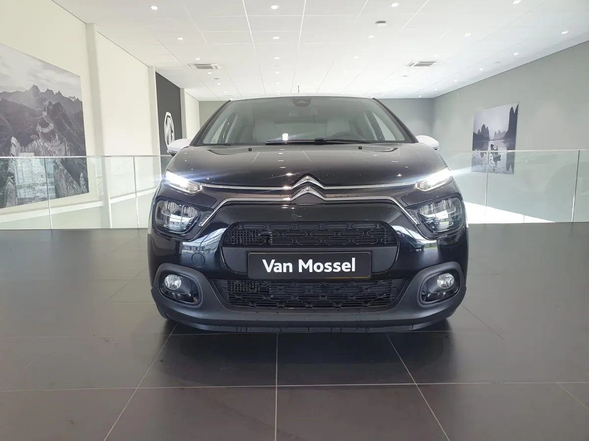 Feel Edition | Automaat | Climate Control | Parkeersensoren Achter | Full Map Navigatie | Apple Carplay / Android Auto | Keyless entry | Bekleding Half Leder
