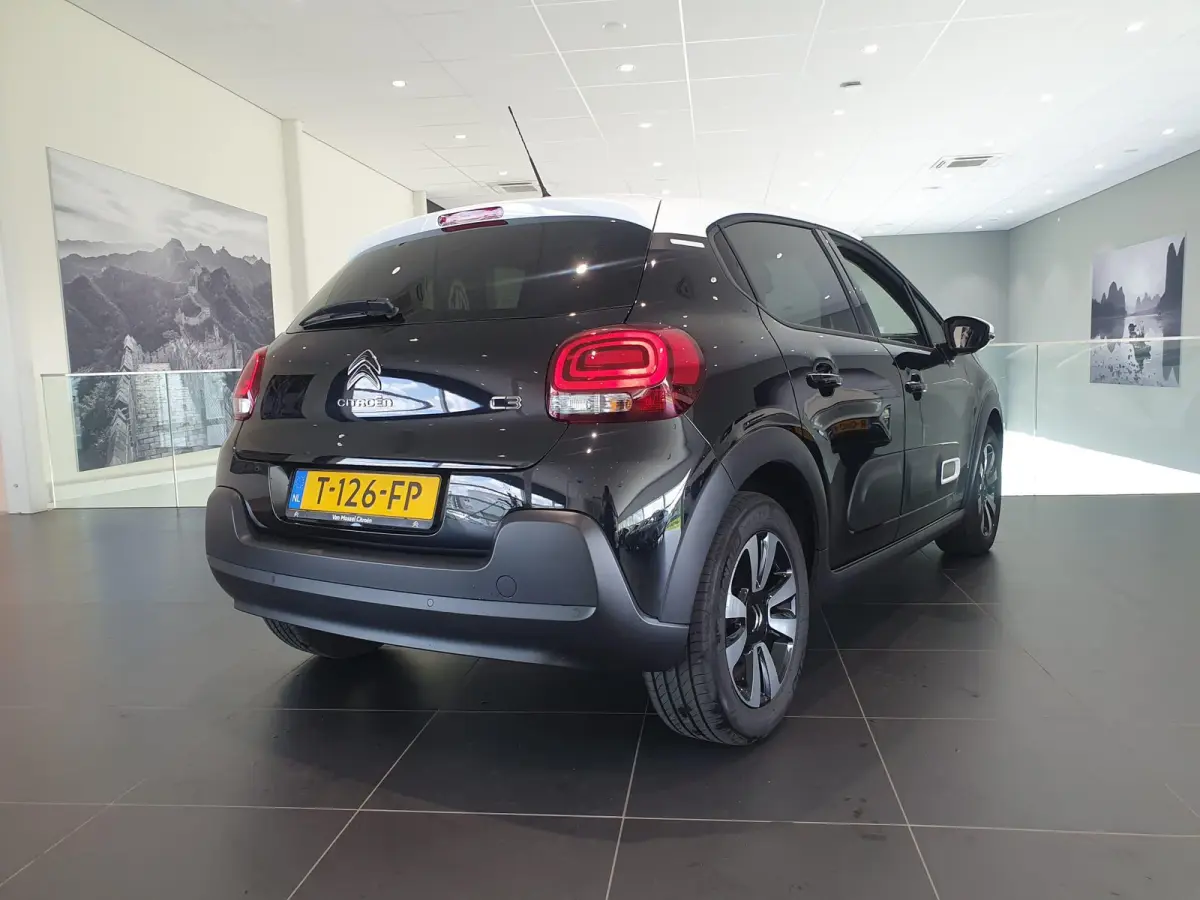 Feel Edition | Automaat | Climate Control | Parkeersensoren Achter | Full Map Navigatie | Apple Carplay / Android Auto | Keyless entry | Bekleding Half Leder