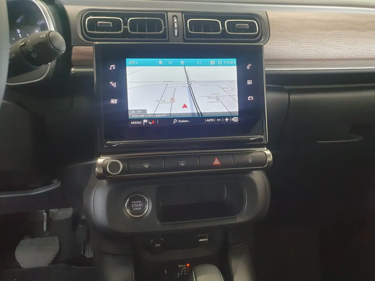 Feel Edition | Automaat | Climate Control | Parkeersensoren Achter | Full Map Navigatie | Apple Carplay / Android Auto | Keyless entry | Bekleding Half Leder