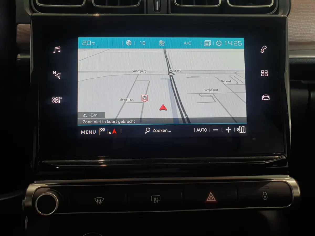 Feel Edition | Automaat | Climate Control | Parkeersensoren Achter | Full Map Navigatie | Apple Carplay / Android Auto | Keyless entry | Bekleding Half Leder