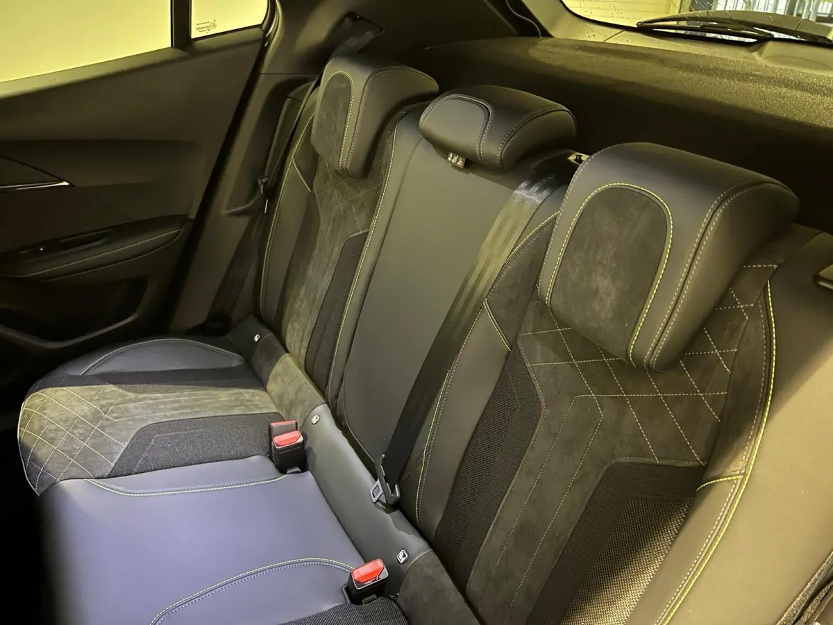EV GT 50 kWh Climate Control | Elek. Verstelbare Stoelen + Geheugen & Verwarming | Full Map Navigatie | Apple Carplay / Android Auto | Camera | Parkeersensoren | Bekleding Half Leder / Alcan