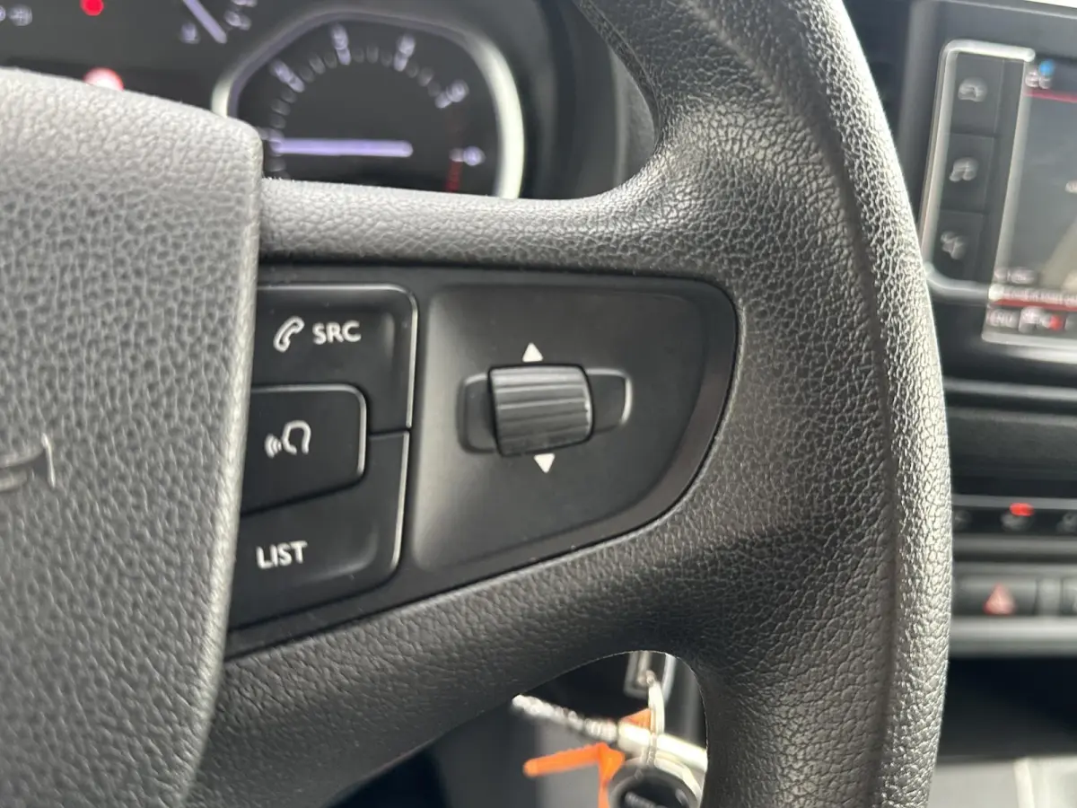 1.6 BlueHDI 95 Club M*NAVI*CRUISE*A/C*TEL*PDC*