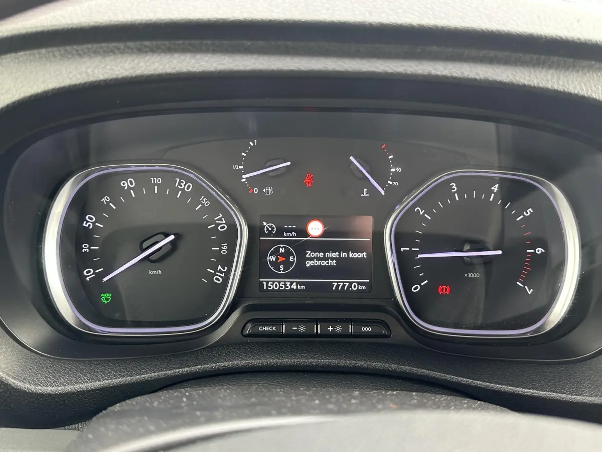 1.6 BlueHDI 95 Club M*NAVI*CRUISE*A/C*TEL*PDC*