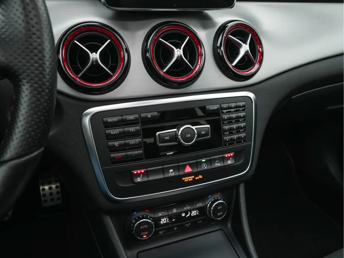 AMG 45 4MATIC Aut.*PANO | XENON | LEATHER-ALCANTARA | MEMORY-PACK | HARMAN/KARDON | KEYLESS |  CAMERA | SPORTSEATS | HEATED-SEATS | NAVI-FULLMAP | SHIFTPADDLES  | ECC | PDC | CRUISE | 20''AL
