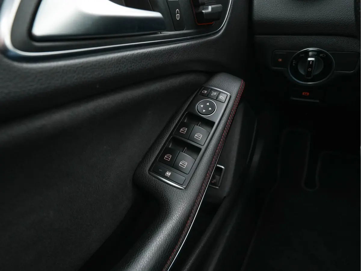 AMG 45 4MATIC Aut.*PANO | XENON | LEATHER-ALCANTARA | MEMORY-PACK | HARMAN/KARDON | KEYLESS |  CAMERA | SPORTSEATS | HEATED-SEATS | NAVI-FULLMAP | SHIFTPADDLES  | ECC | PDC | CRUISE | 20''AL