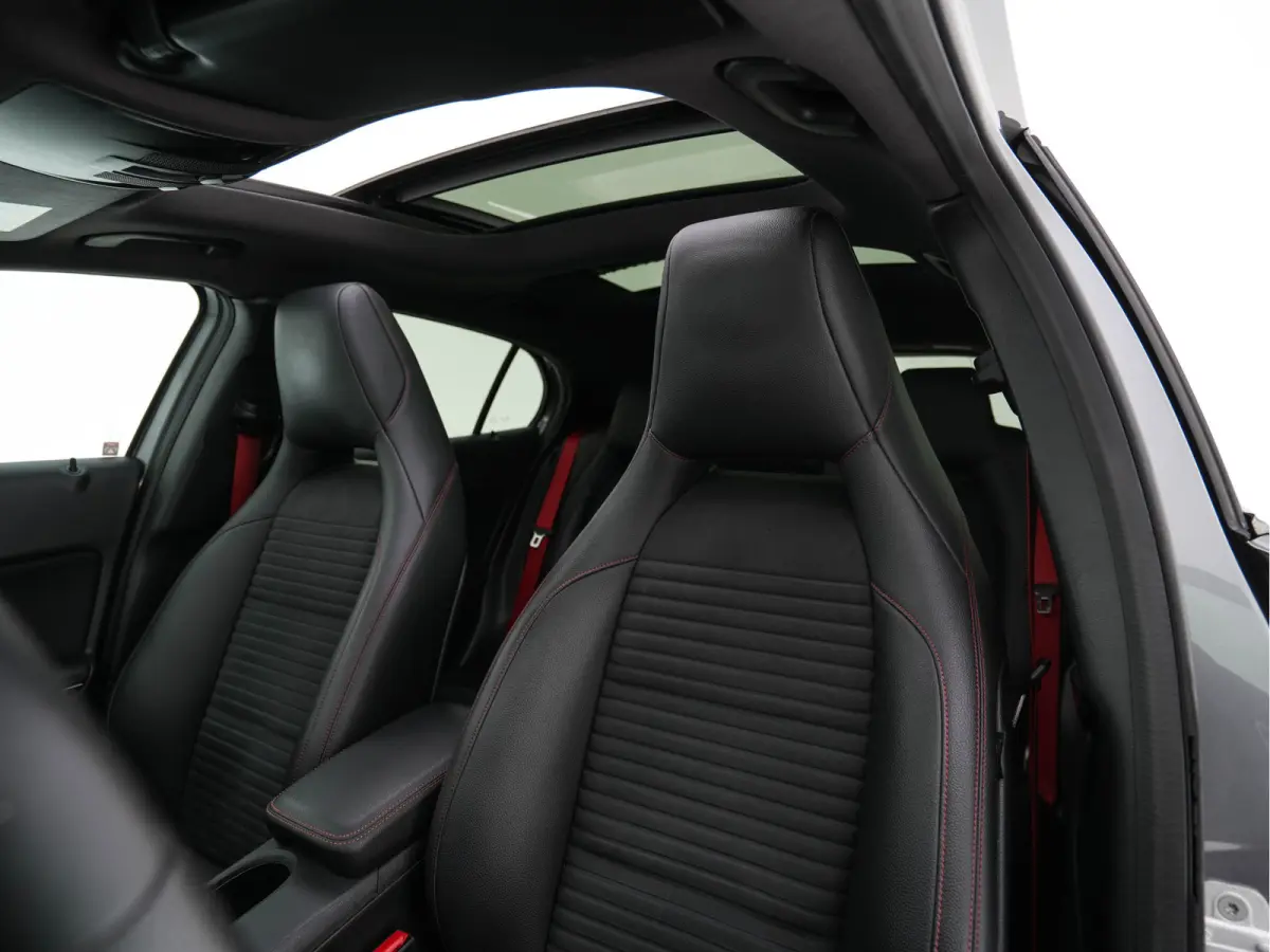 AMG 45 4MATIC Aut.*PANO | XENON | LEATHER-ALCANTARA | MEMORY-PACK | HARMAN/KARDON | KEYLESS |  CAMERA | SPORTSEATS | HEATED-SEATS | NAVI-FULLMAP | SHIFTPADDLES  | ECC | PDC | CRUISE | 20''AL