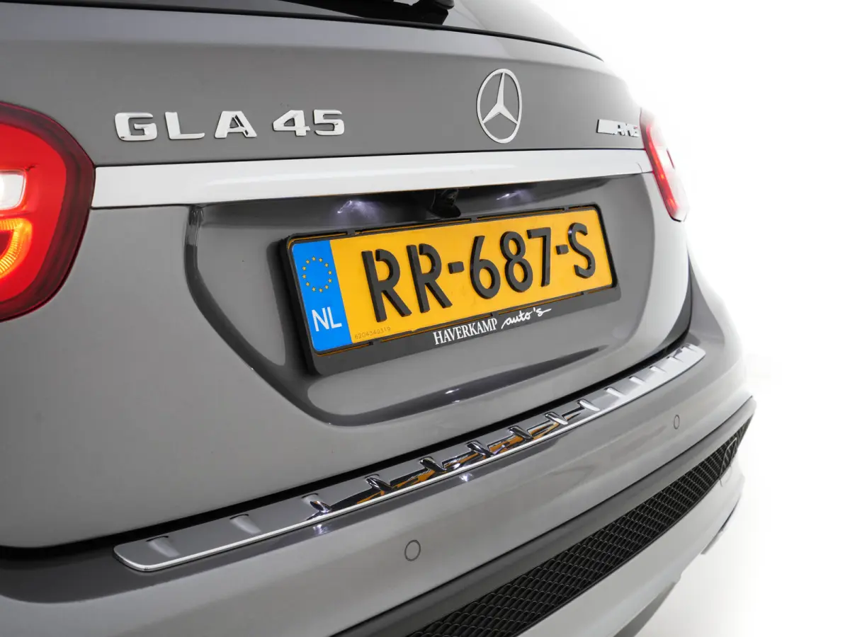 AMG 45 4MATIC Aut.*PANO | XENON | LEATHER-ALCANTARA | MEMORY-PACK | HARMAN/KARDON | KEYLESS |  CAMERA | SPORTSEATS | HEATED-SEATS | NAVI-FULLMAP | SHIFTPADDLES  | ECC | PDC | CRUISE | 20''AL