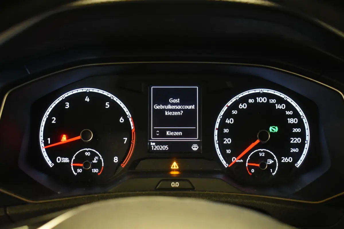 1.5 TSI Sport R Bi-tone Automaat Navi Carplay Stoelverw. Adapt. Cru