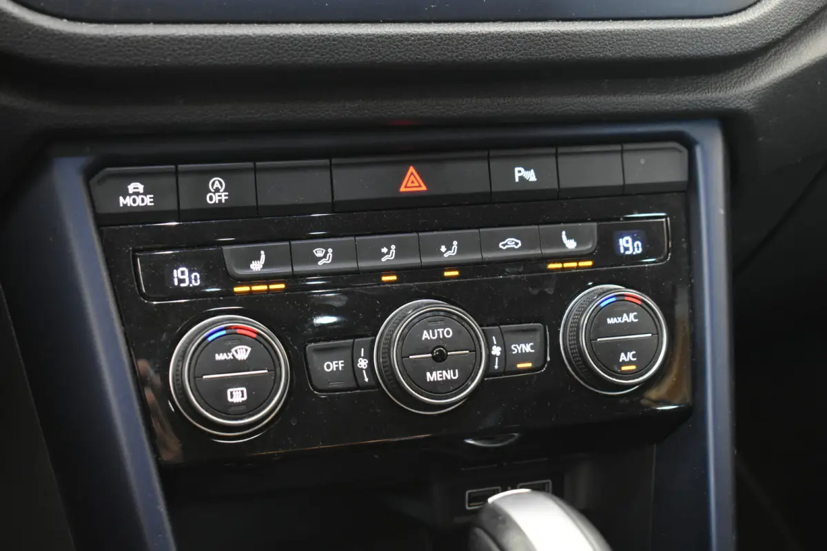 1.5 TSI Sport R Bi-tone Automaat Navi Carplay Stoelverw. Adapt. Cru