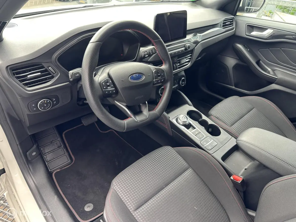1.5 EcoBoost ST LINE