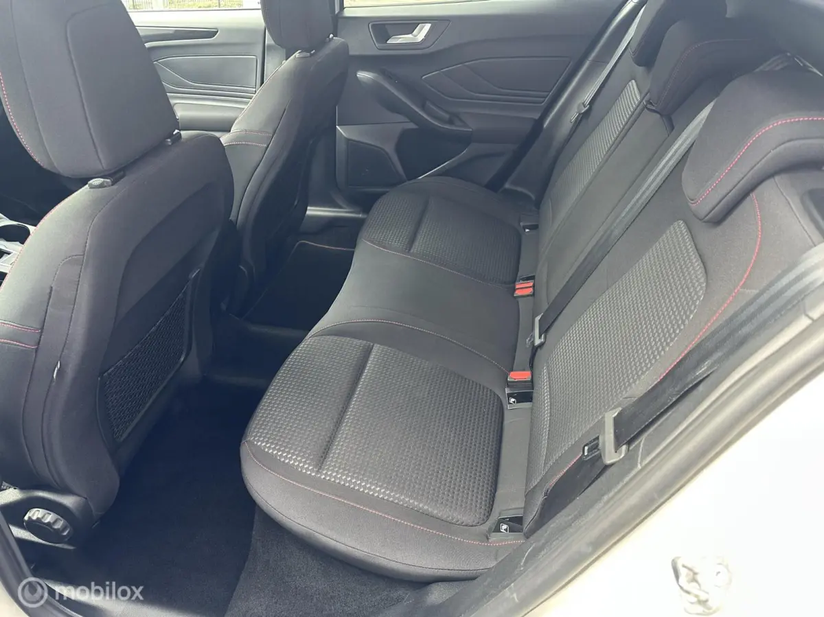 1.5 EcoBoost ST LINE