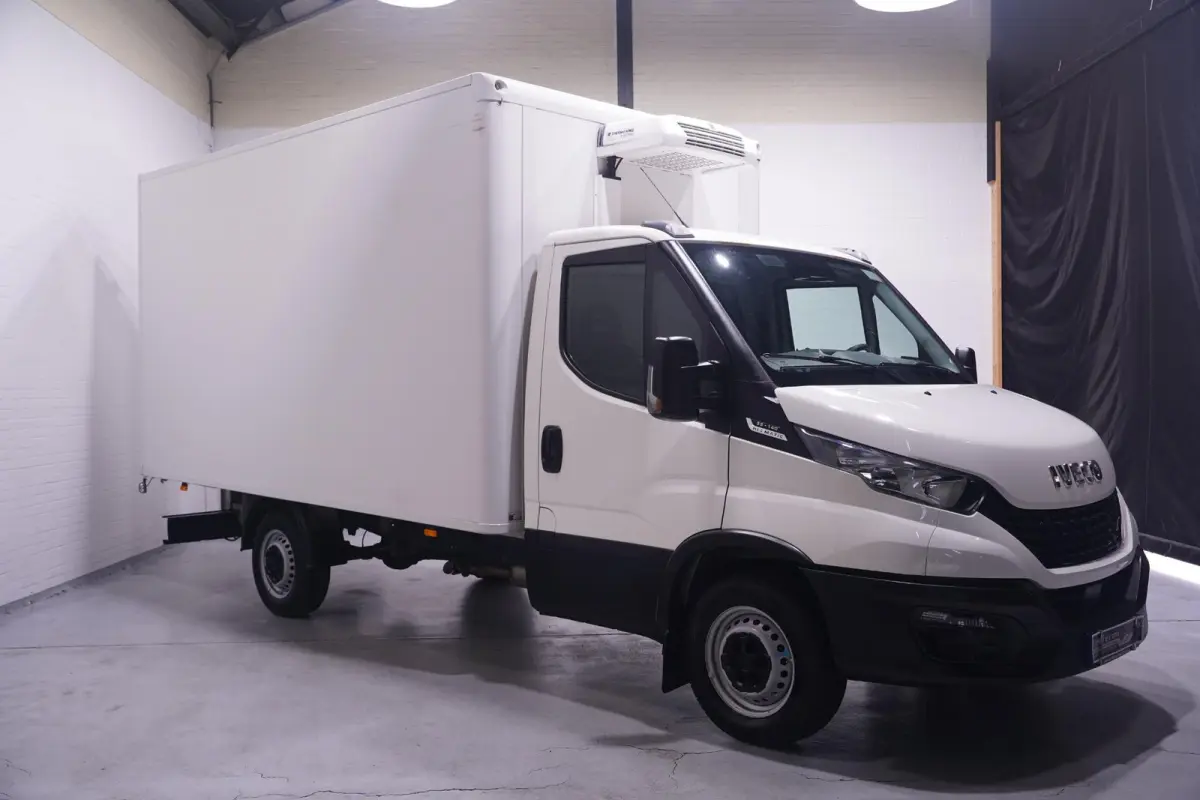 35S14 140 pk Aut. Koelauto-vries Bakwagen Automaat Airco, Apple Carplay, LxBxH 400x206x210 cm, 2-Zits