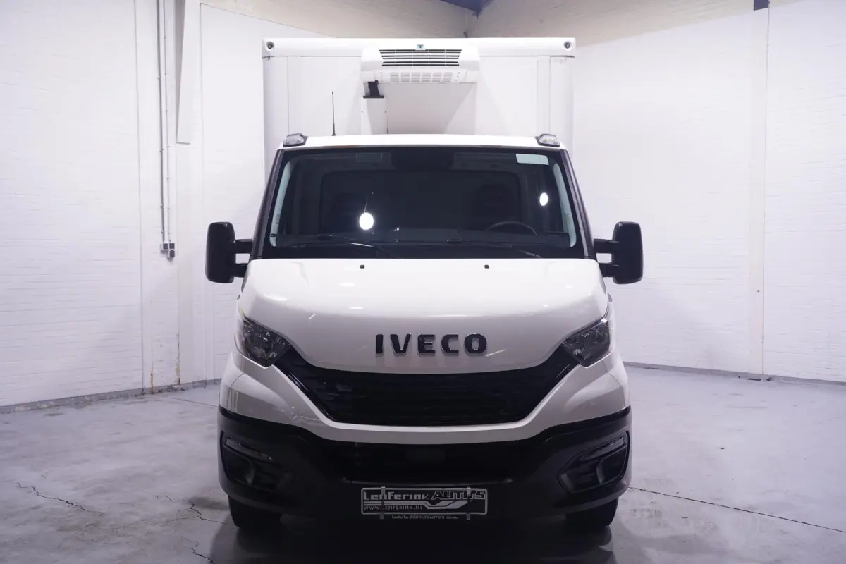 35S14 140 pk Aut. Koelauto-vries Bakwagen Automaat Airco, Apple Carplay, LxBxH 400x206x210 cm, 2-Zits