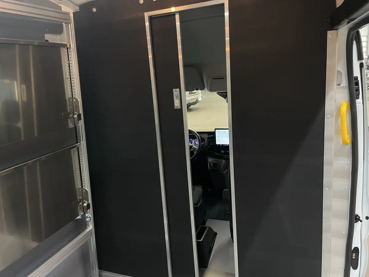 350 L4 68kWh Trend | Subco klaar! | Automatische airconditioning | Camerasysteem Vision 360 Graden | HV-accu 68 kWh