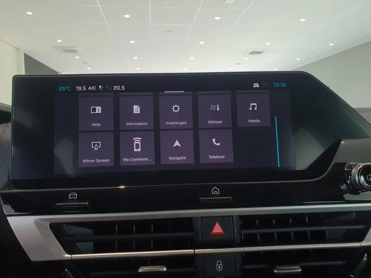 Business 156pk Extended range 54 kWh Climate Control | Verwarmde Voorstoelen | Voorruit Verwarmd | Full Map Navigatie | Apple Carplay / Android Auto | Bekleding Half Leder | Direct uit Voorr