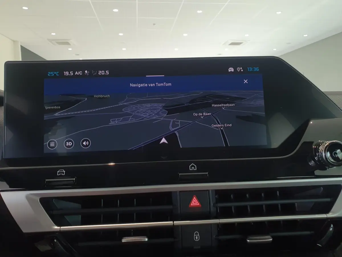 Business 156pk Extended range 54 kWh Climate Control | Verwarmde Voorstoelen | Voorruit Verwarmd | Full Map Navigatie | Apple Carplay / Android Auto | Bekleding Half Leder | Direct uit Voorr