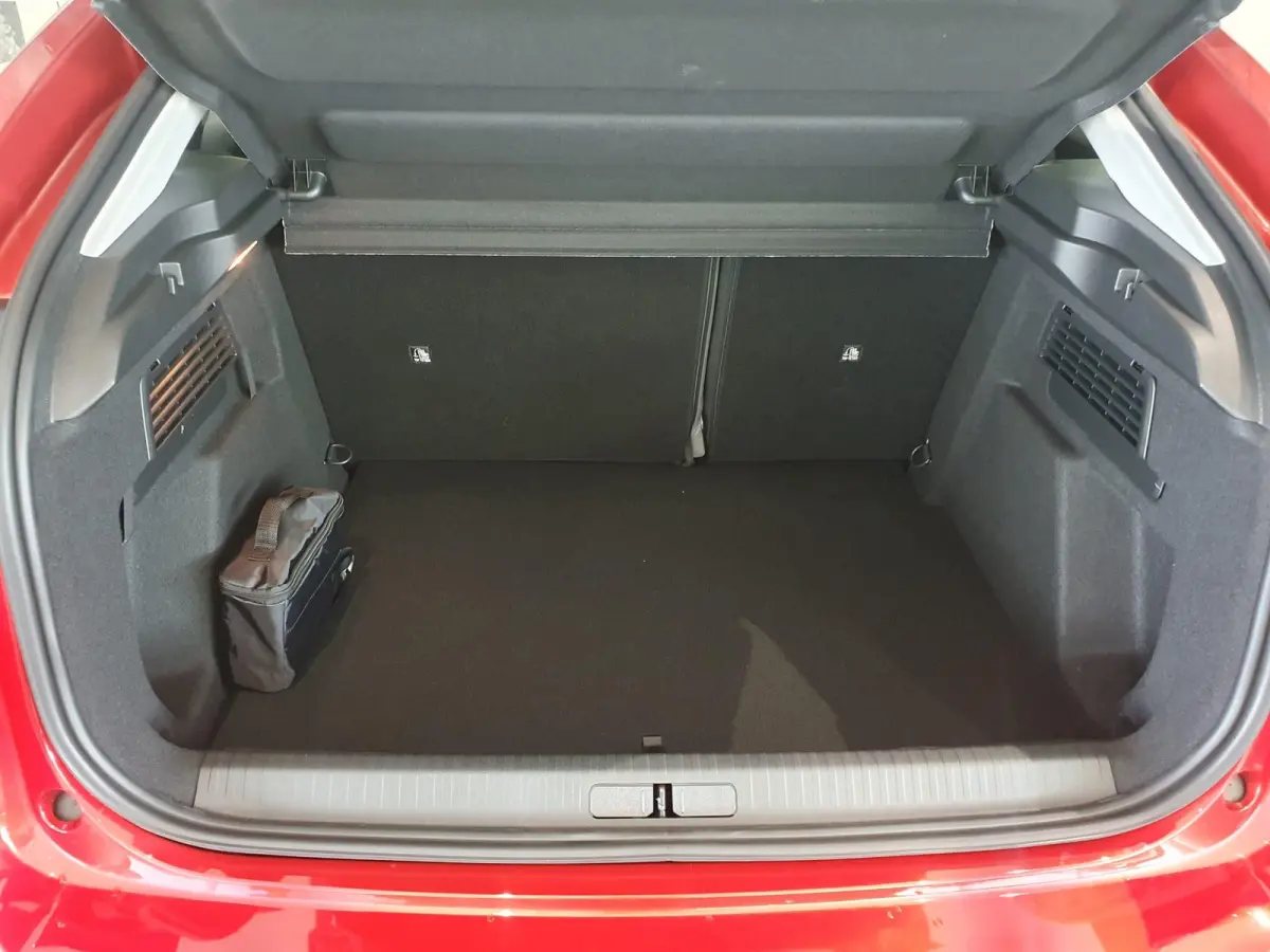 Business 156pk Extended range 54 kWh Climate Control | Verwarmde Voorstoelen | Voorruit Verwarmd | Full Map Navigatie | Apple Carplay / Android Auto | Bekleding Half Leder | Direct uit Voorr