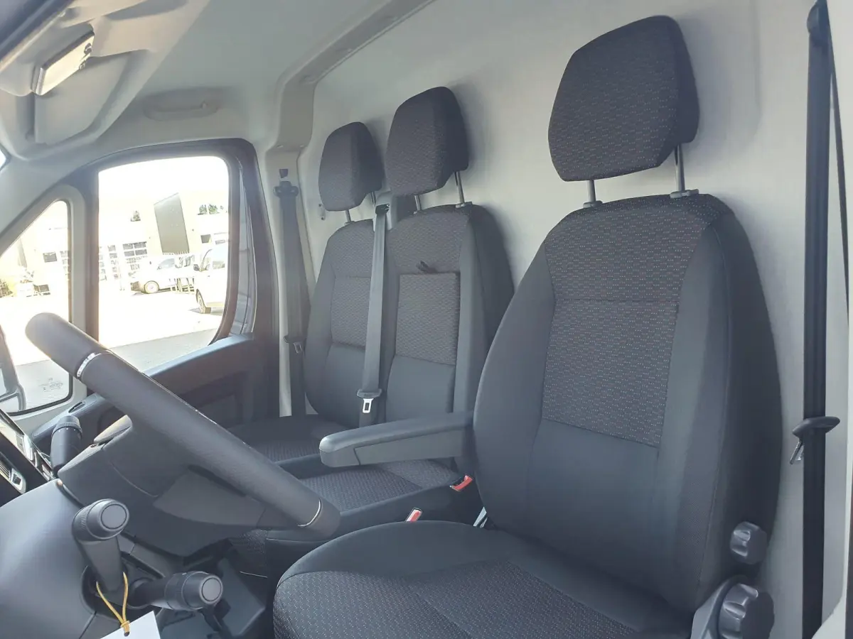 2.2 BlueHDi 120 L2H2 3.3t Ideaal voor Camper ombouw | 3-Zits | Climate Control | Full Map Navigatie | Apple Carplay / Android Auto | Cruise Control | Parkeersensoren