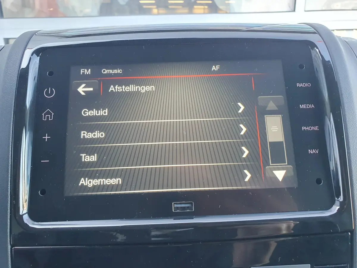 2.2 BlueHDi 120 L2H2 3.3t Ideaal voor Camper ombouw | 3-Zits | Climate Control | Full Map Navigatie | Apple Carplay / Android Auto | Cruise Control | Parkeersensoren