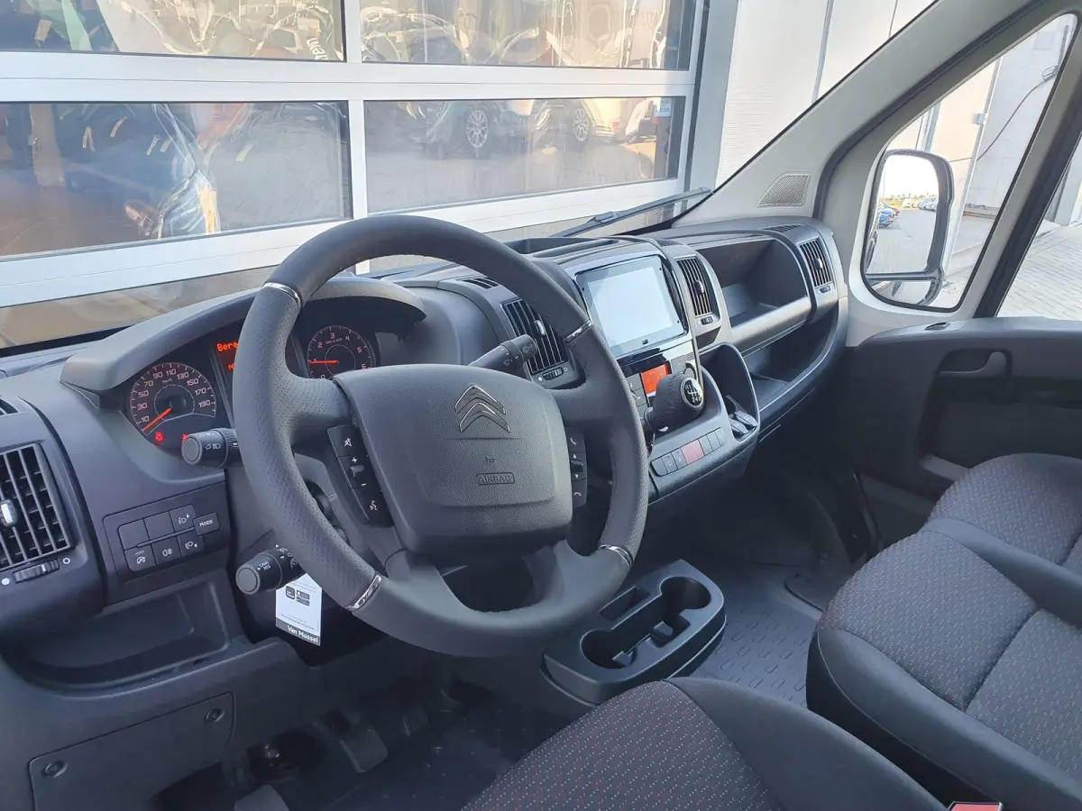 2.2 BlueHDi 120 L2H2 3.3t Ideaal voor Camper ombouw | 3-Zits | Climate Control | Full Map Navigatie | Apple Carplay / Android Auto | Cruise Control | Parkeersensoren
