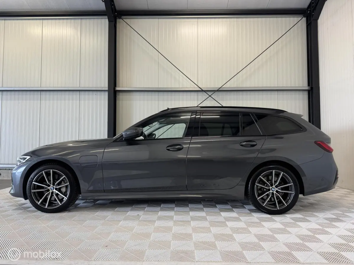 330e Sportline | Leer | HUD | Pano | ACC