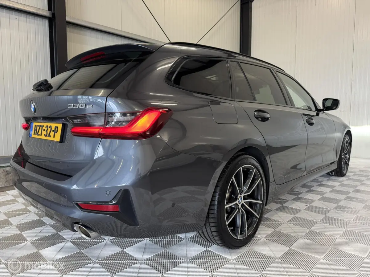 330e Sportline | Leer | HUD | Pano | ACC