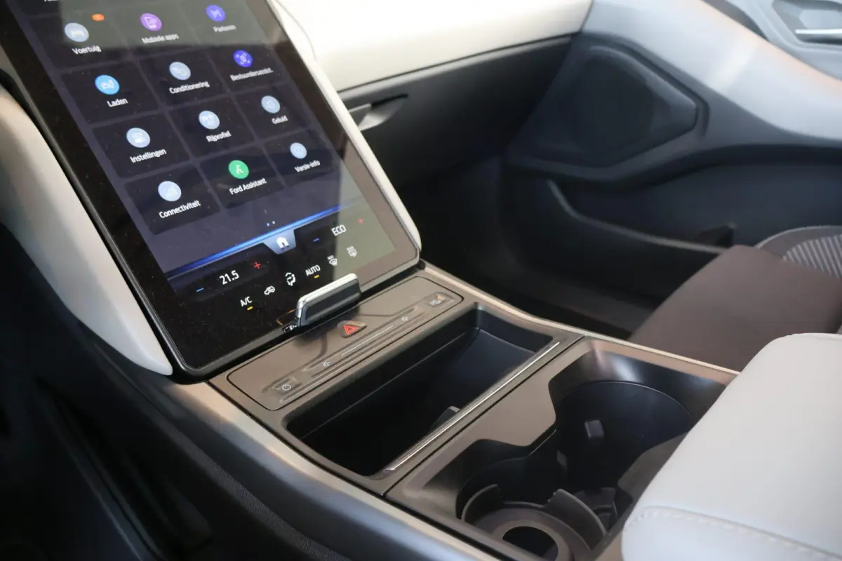 Style Standard Range RWD 52 kWh | 170PK | Voorraad | Full led koplampen | €3500 Ford voordeel | Adaptive cruise control | Parkeersensoren | Achteruitrijcamera | Apple Carplay / Android Aut