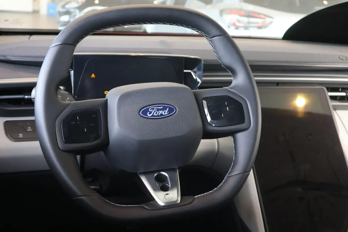 Style Standard Range RWD 52 kWh | 170PK | Voorraad | Full led koplampen | €3500 Ford voordeel | Adaptive cruise control | Parkeersensoren | Achteruitrijcamera | Apple Carplay / Android Aut