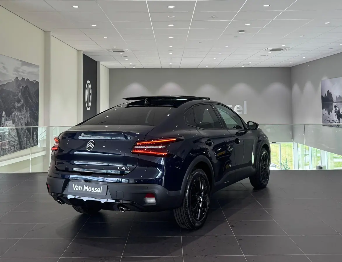 Hybrid 145pk Max Automaat | Climate Control | Full Map Navigatie | Apple Carplay / Android Auto | 360 Camera | Parkeersensoren | Stoel / Stuur Verwarming | Voorruit Verwarmd