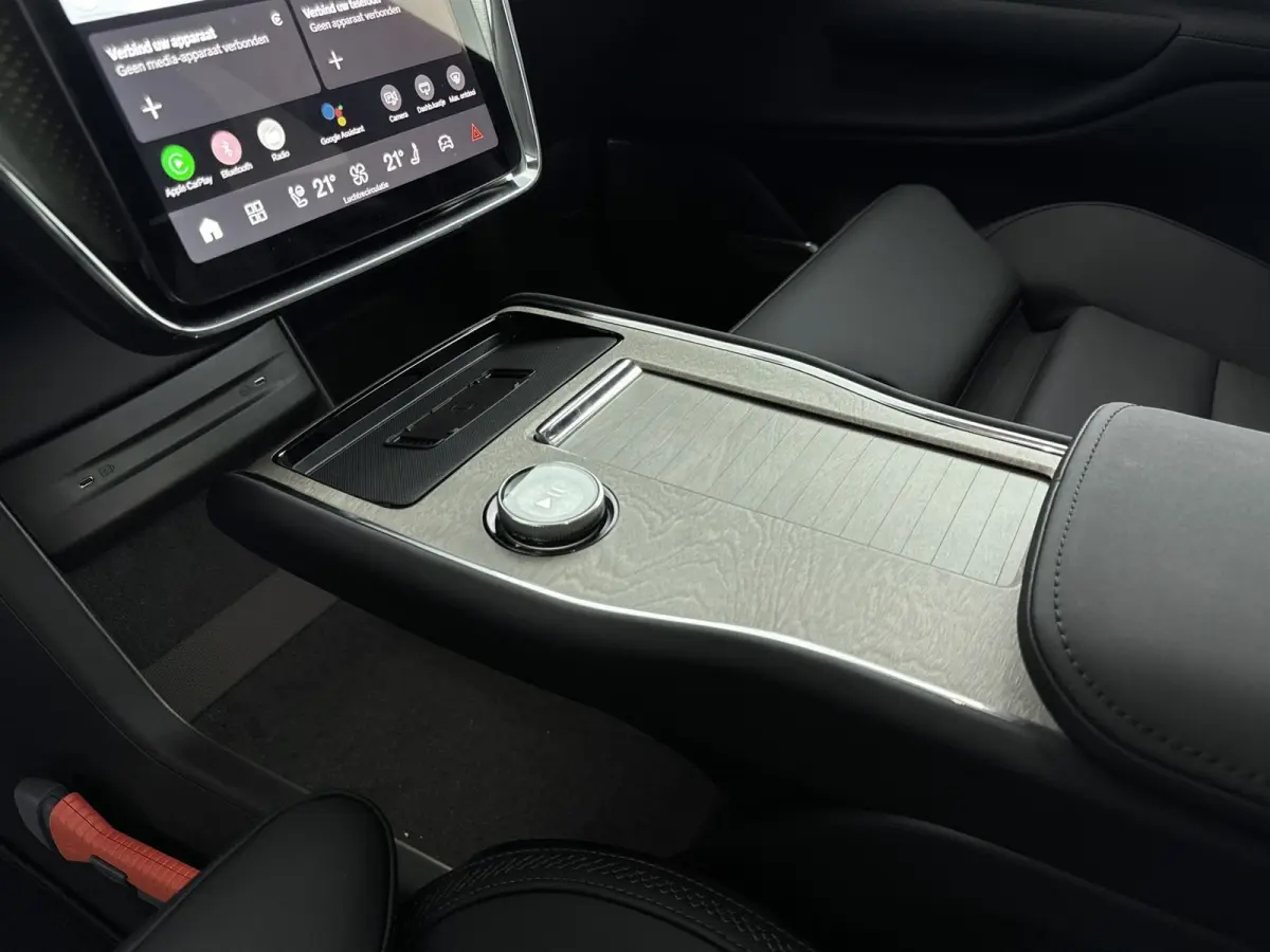 Ultra Twin Motor | Luchtvering | BLIS | 22 inch LM | PDC + Camera | Stoel + Stuurverwarming | Pilot Assist | Park Pilot Assist |