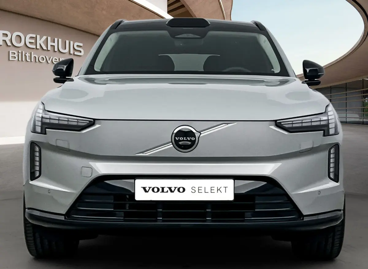 Ultra Twin Motor | Luchtvering | BLIS | 22 inch LM | PDC + Camera | Stoel + Stuurverwarming | Pilot Assist | Park Pilot Assist |