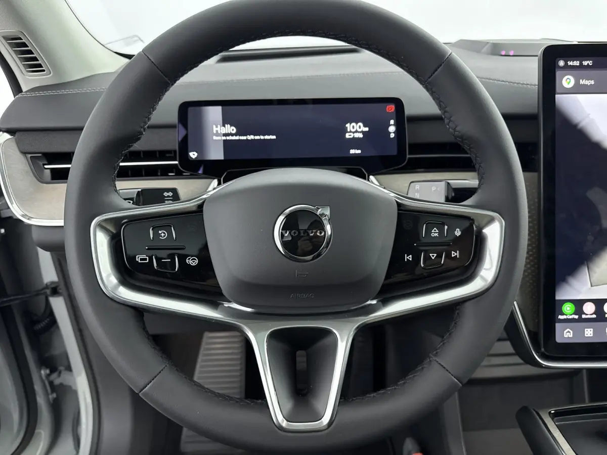 Ultra Twin Motor | Luchtvering | BLIS | 22 inch LM | PDC + Camera | Stoel + Stuurverwarming | Pilot Assist | Park Pilot Assist |