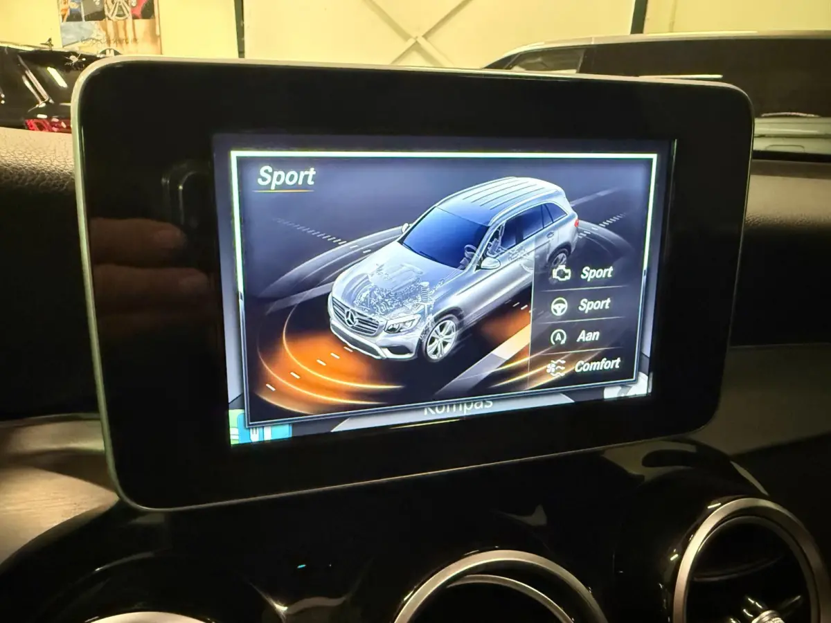 250 4MATIC AMG PANO/NAVI/LEDER/LED/CAM/ECC/PDC/CRUISE/STOEL-M///