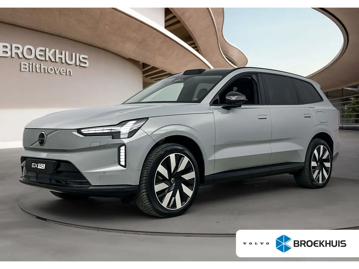 Ultra Twin Motor | Geventileerd Charcoal Interieur | Extra Getint Glas | All-season banden | Climate | Pack- Pilot Assist Pack